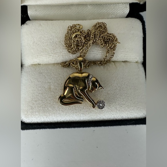 Danbury Mint Gold-Plated sterling silver cat pendant necklace diamond accents - Picture 3 of 7